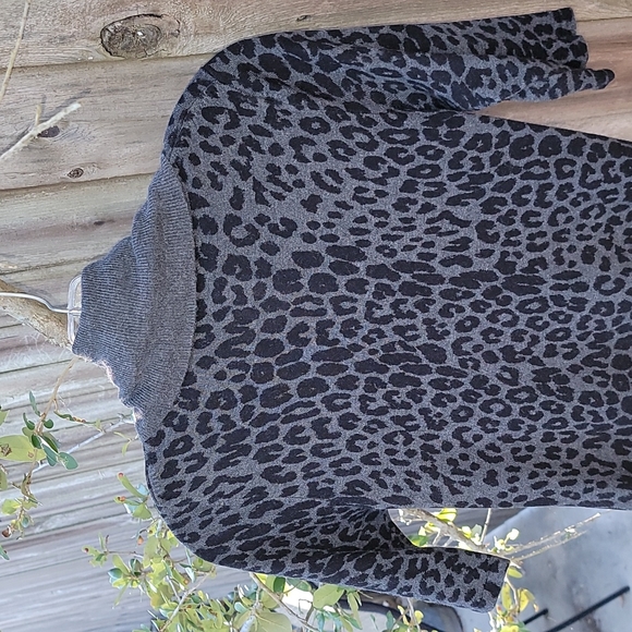 Express Grey & Black animal print Sweater Dress - Picture 6 of 7
